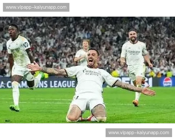 伯纳乌的星光之夜:皇马与曼联的史诗对决,永恒的欧冠经典 伯纳乌的星光之夜:皇马与曼联的史诗对决,永恒的欧冠经典